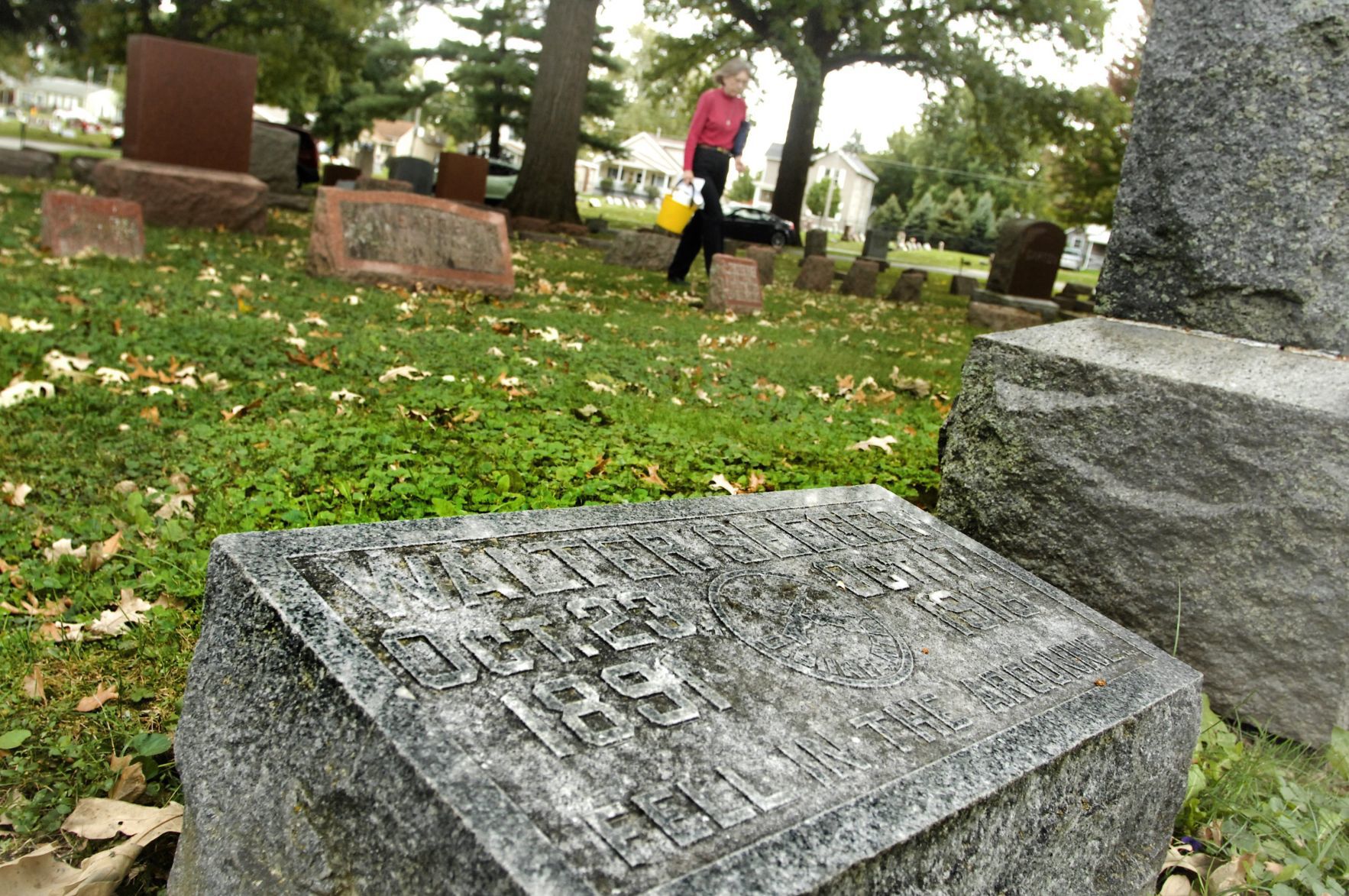 100718-blm-loc-2gravestones